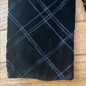 🧣Women’s scarf Black Plaid Scarf velvet plaid pattern VGUC winter accessories